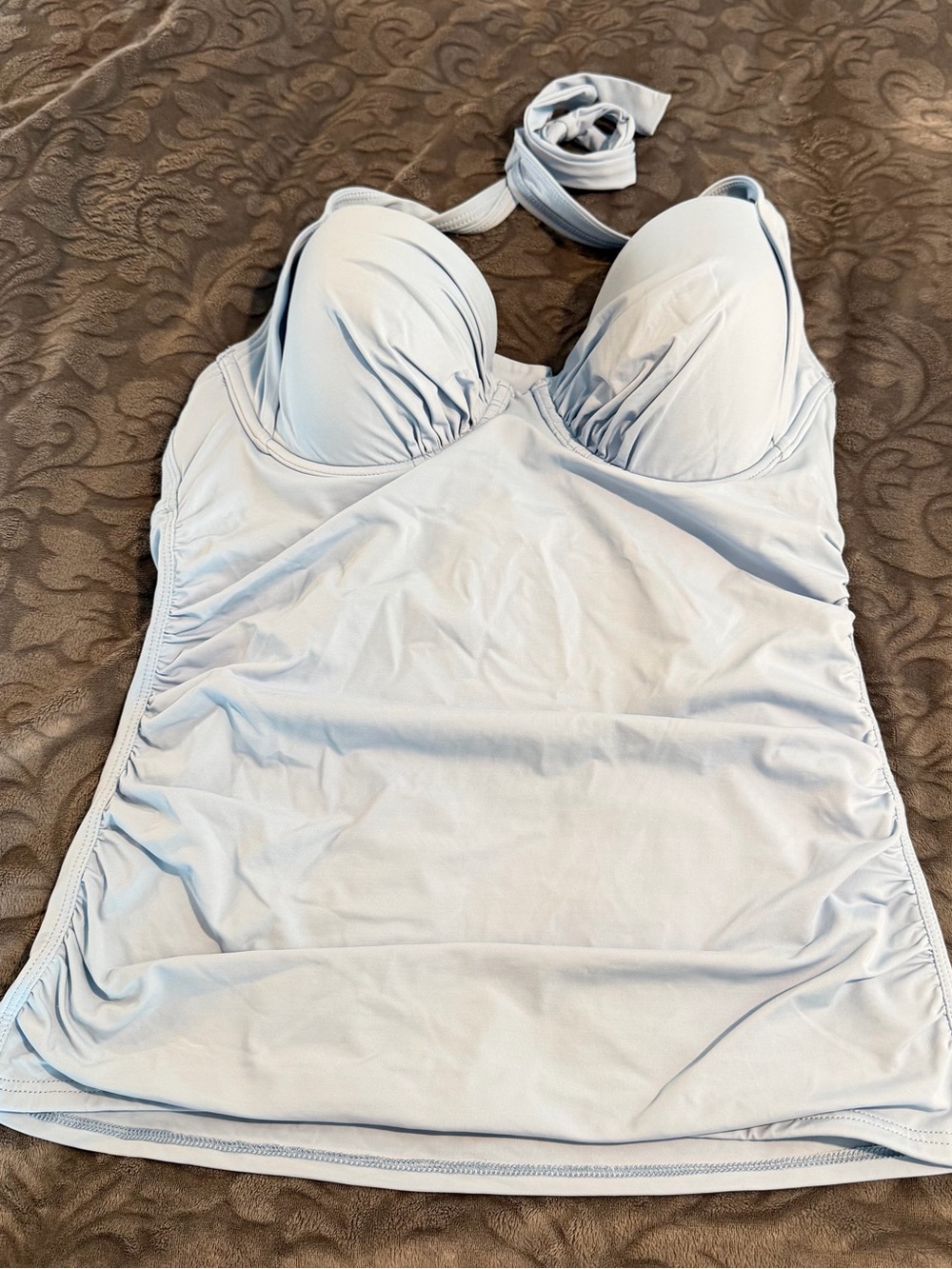 Tommy Bahama Pearl Underwire
Halter Tankini Top, Size M DD Cup. Color Baby Blue